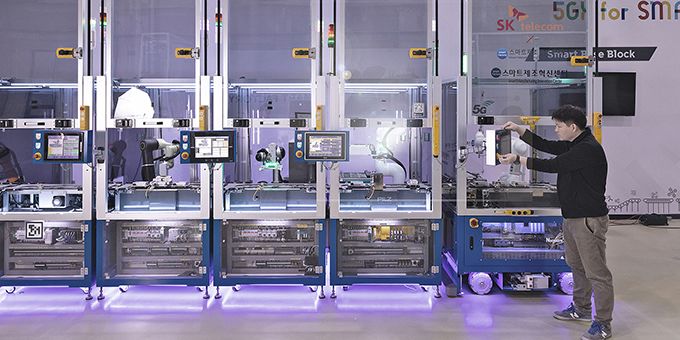 Modular Cubes with Modular Connection System for Smart Factory	